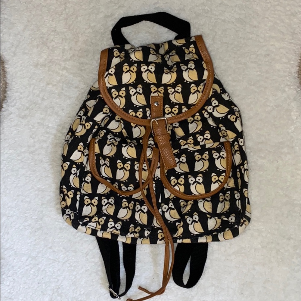 NWOT Black and Beige Owl Mini Travel Buckle Drawstring Canvas Backpack
